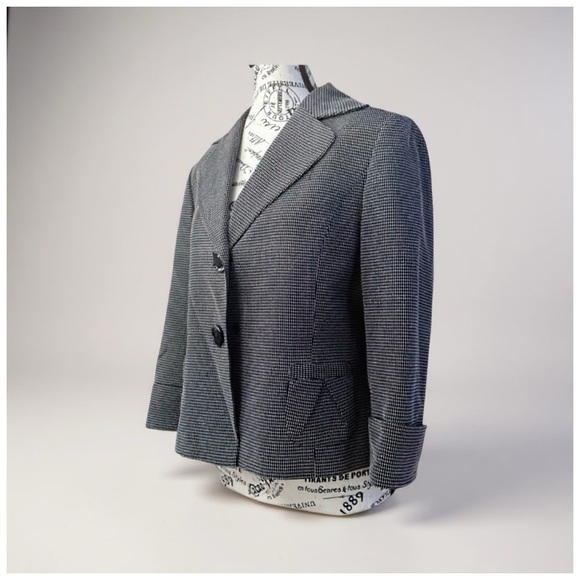 Tahari ASL Women's Two-Button Blazer. Black, White. Size 6 - Picture 6 of 6